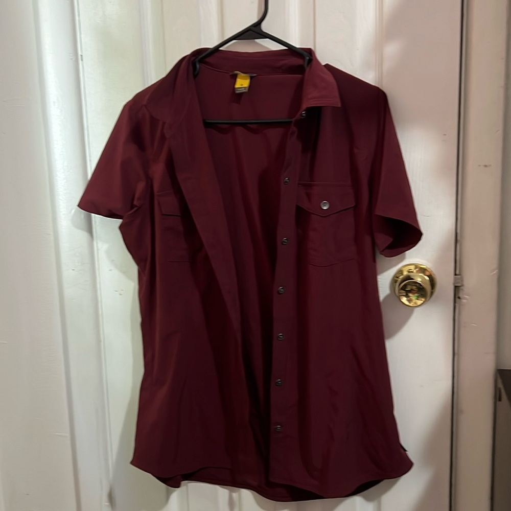 Eddie Bauer travex travel button down- burgundy L
